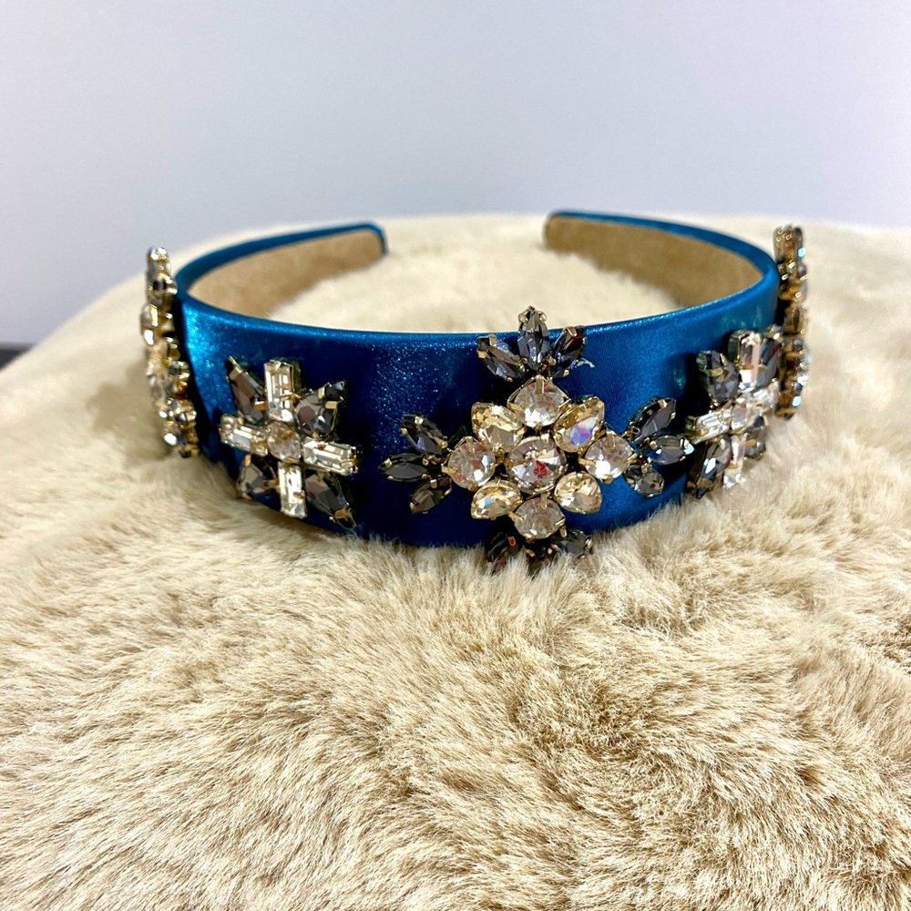 NWOT - Elegant Blue Embellished Headband